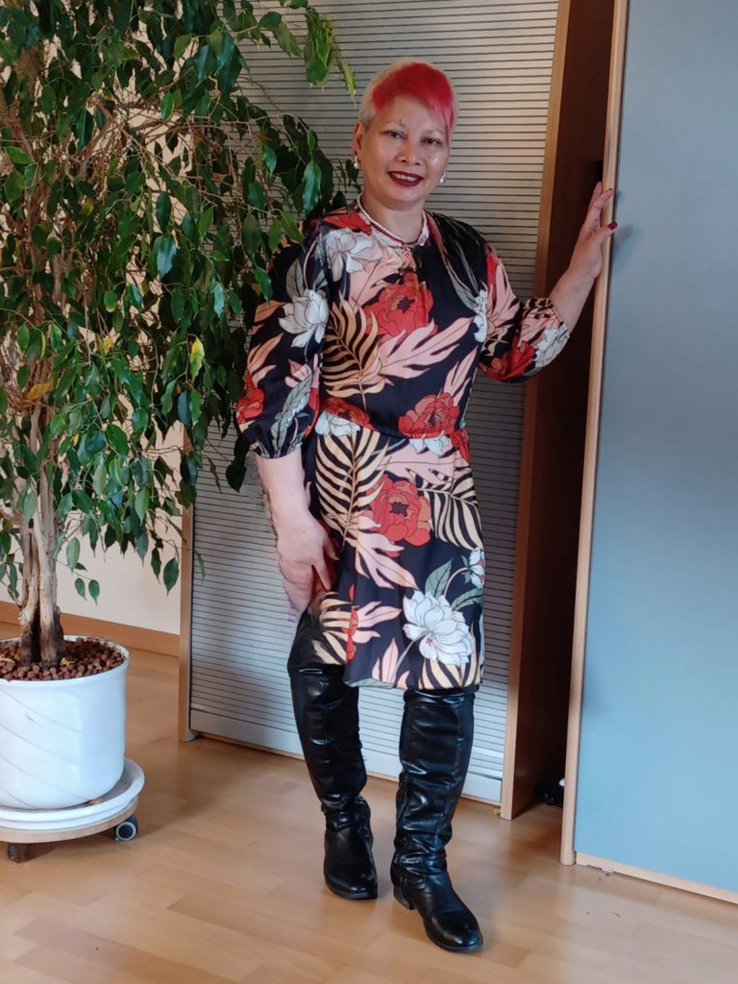 Masseurin Mit Magischen Haenden - foto 5