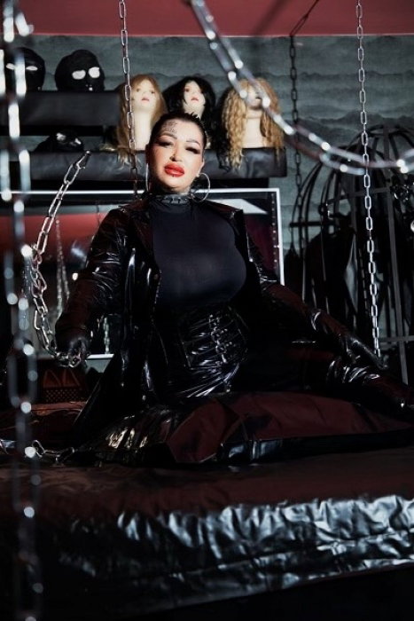 Domina Vicky - foto 18