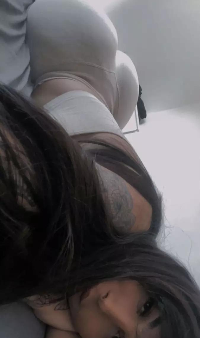 Isis Beaty Brasileira - foto