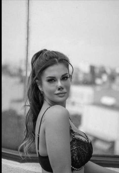 Laura - photo 2