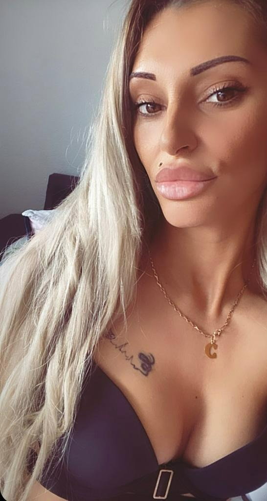 Blonde Beauty Amalia - foto