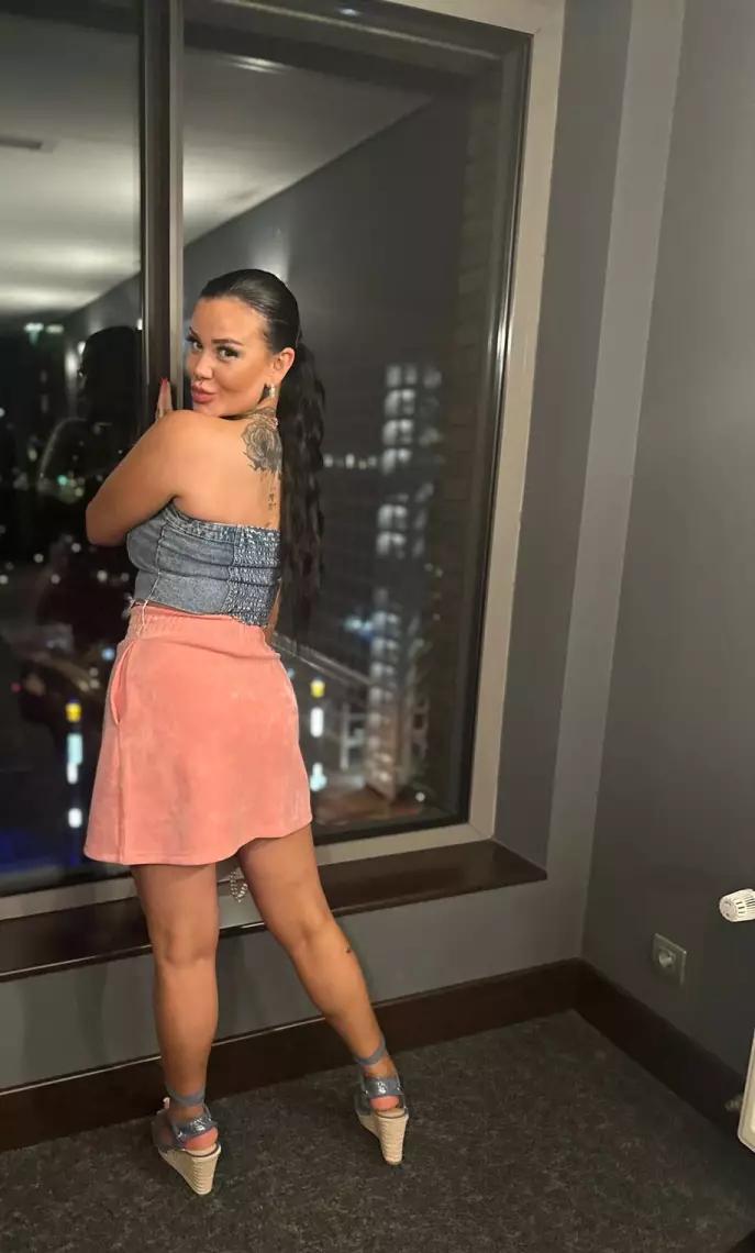 Nieuw Duitse Alessia Domina En Escort - foto