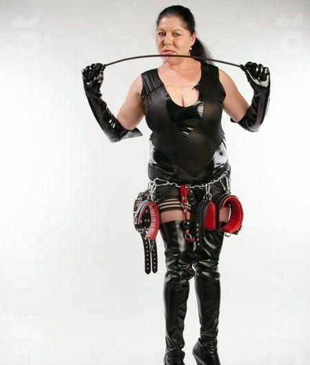 Domina Mihaela - foto 4