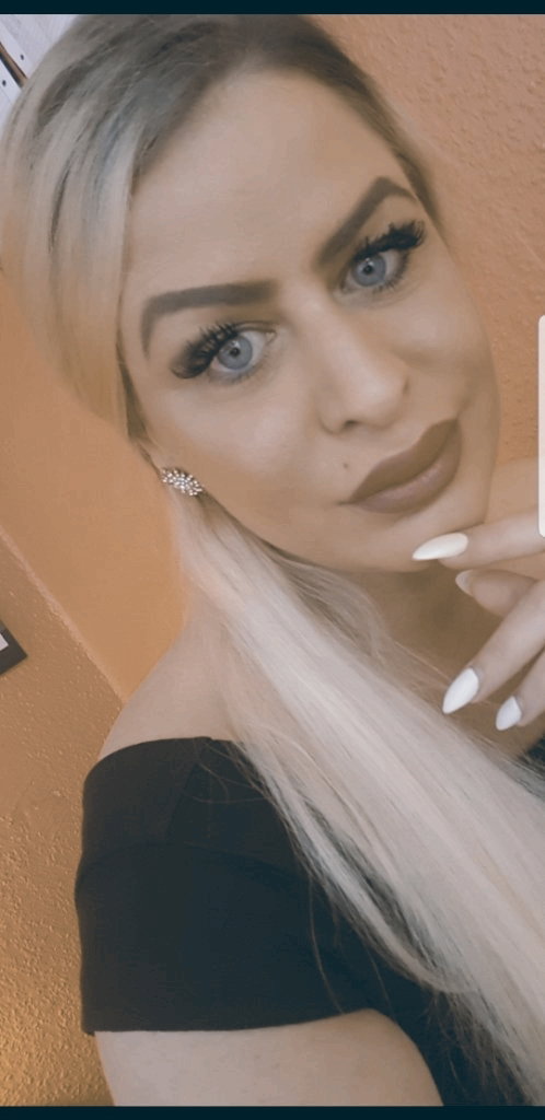 German Emily Curvy - foto