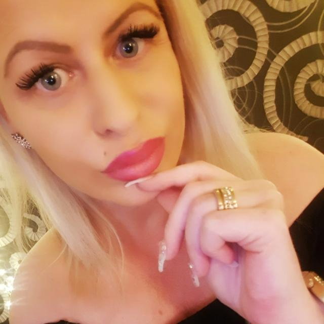 German Emily Curvy - photo 2