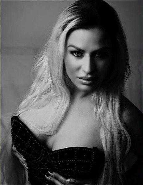 German Emily Curvy - photo 4