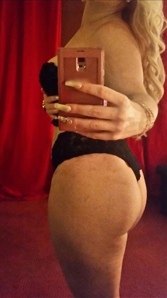 German Emily Curvy - photo 7