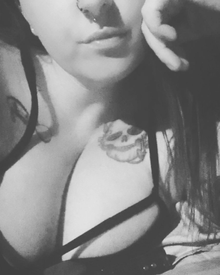 Farahdelaney - photo