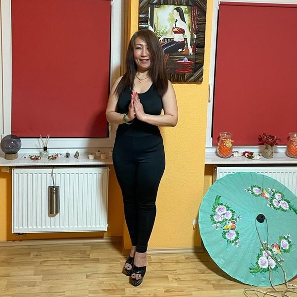 Lynn Erotische Massage Mit Nippelspiel - foto 6