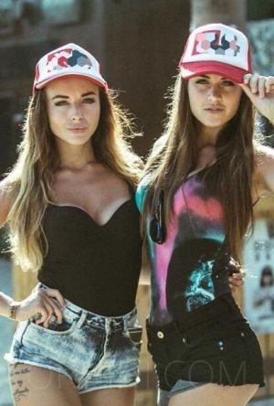 Twink Diahann Duo With Girl - photo